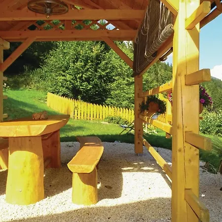 2 Bedroom Stunning In Сasa de vacaciones Luče