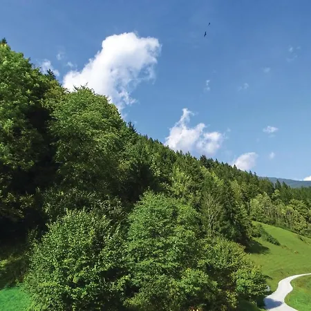 2 Bedroom Stunning In *