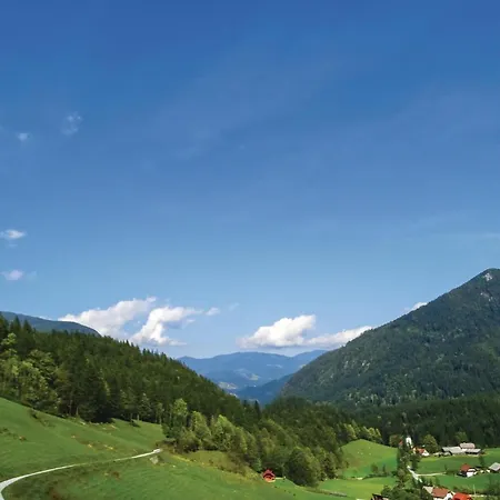 2 Bedroom Stunning In Casa vacanze Luče