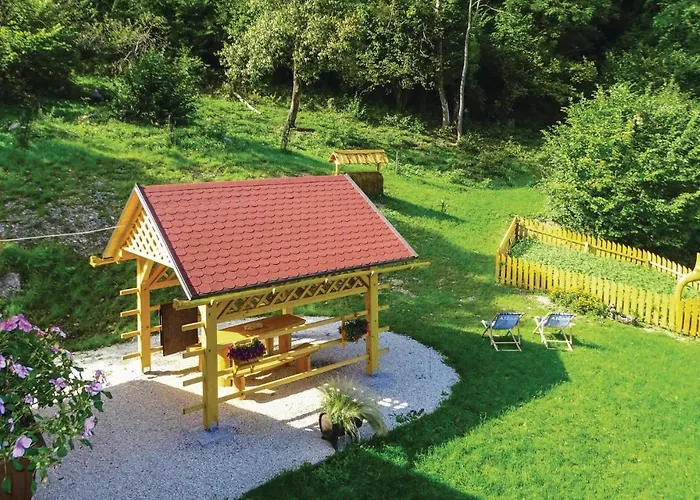 Vakantiehuis 2 Bedroom Stunning In Luče